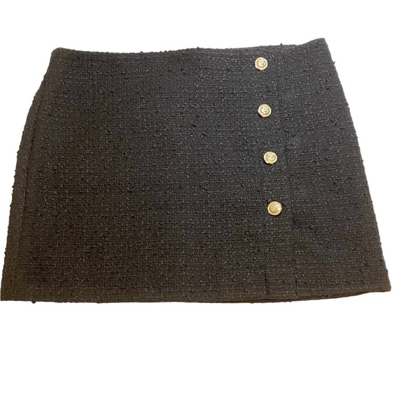Elegant Black Button-Detail Skirt - Picture 9 of 10